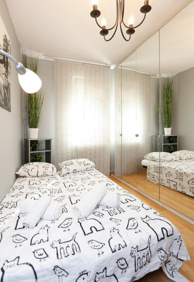 Gorgeous 2 Bedroom Duplex In City Center Bucureşti Ngoại thất bức ảnh