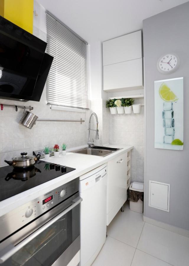 Gorgeous 2 Bedroom Duplex In City Center Bucureşti Ngoại thất bức ảnh