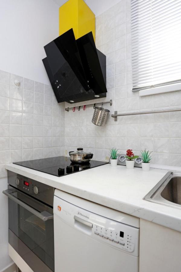 Gorgeous 2 Bedroom Duplex In City Center Bucureşti Ngoại thất bức ảnh