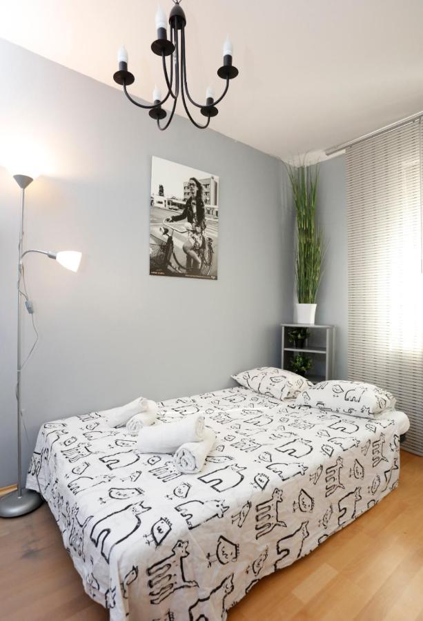 Gorgeous 2 Bedroom Duplex In City Center Bucureşti Ngoại thất bức ảnh